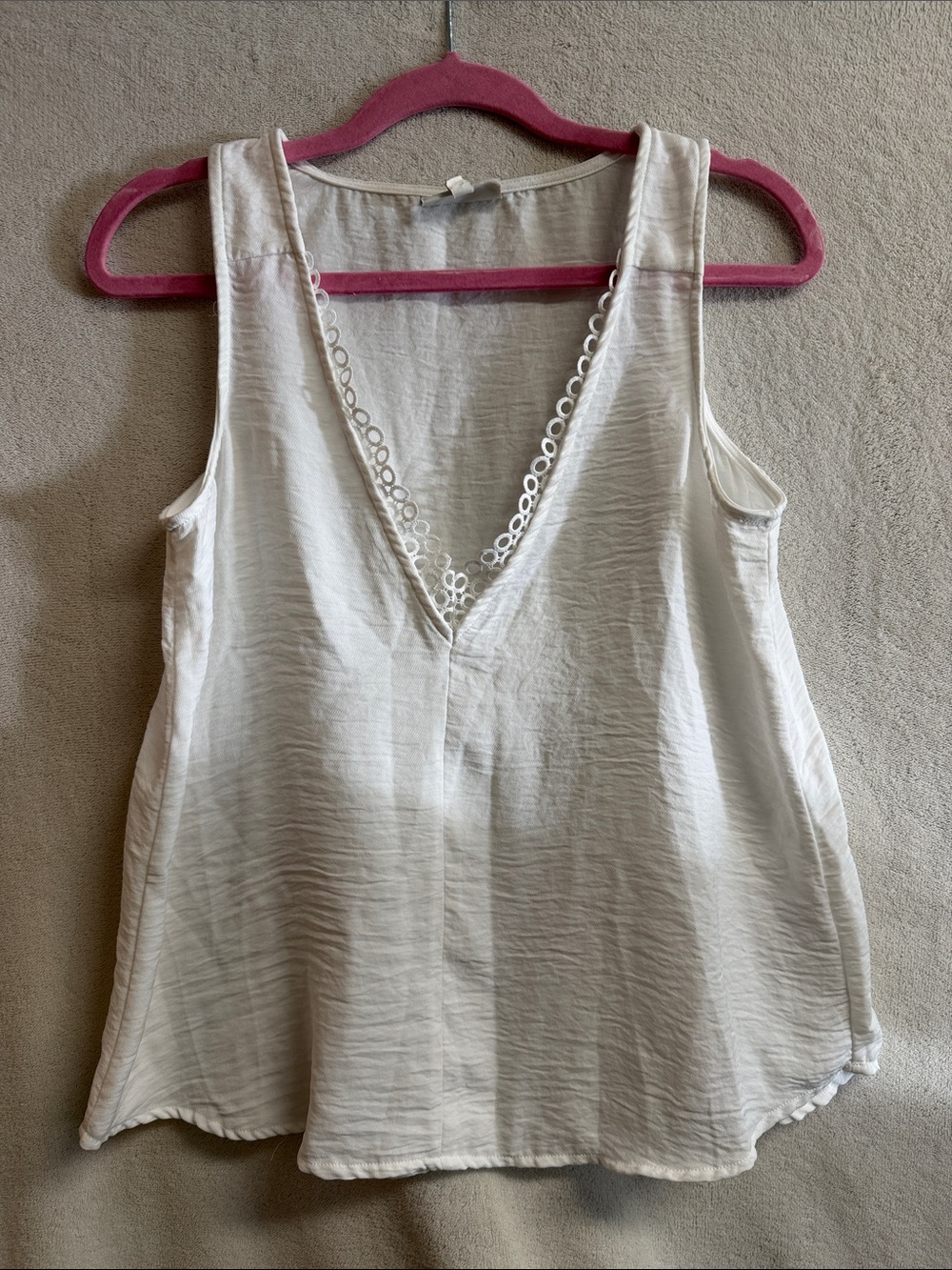 bobeau Cream V-Neck Loop-Trim Sleeveless Camisole